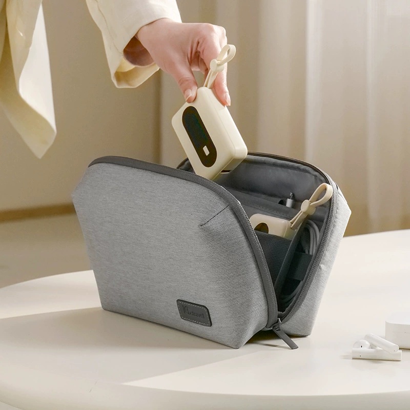 Tech Accessories Travel Organizer Pouch - 電子機器オーガナイザー トラベルケース、防水トラベルバッグ ケーブルオーガナイザー 必需品用、テックポーチ アクセサリー収納